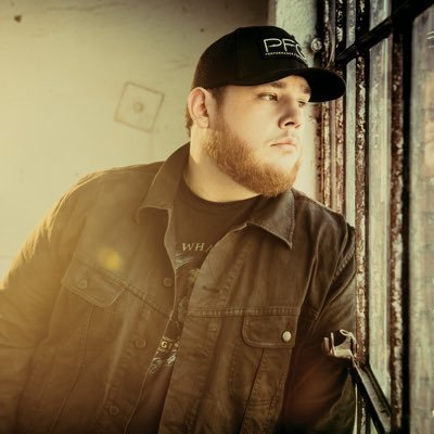 LukeCom53505843's profile picture.