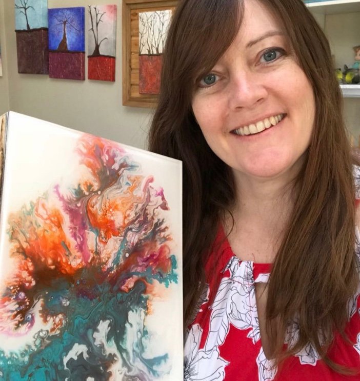 I am a mixed media resin artist sharing tutorials and livestreams on Instagram and YouTube!
I also sell my original artwork! https://t.co/nlDfCbOw7O