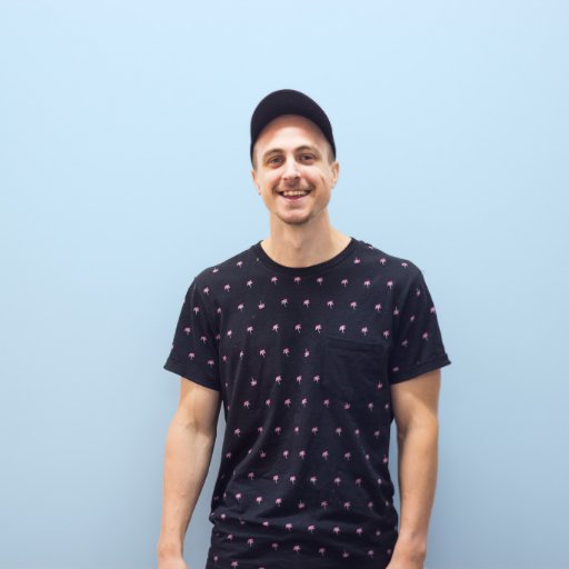 Hacker with a romantic passion for code from the ❄️ north ❄️. Maker of ⚡️ https://t.co/4n3utHRl76 ⚡️ fabulous podcast & music player for runs 🏃♂️ and lifts 🏋️♀️