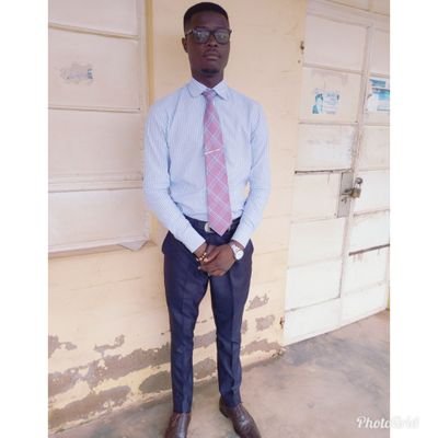 DVM fellow(UI)_
Believer_
politically Vibrant_
Lousy and Jovial_
I love food 😋
