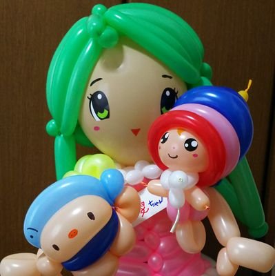 2018年よりフィギュアスケーターを🎈で作る人。🎈歴開始はは1998年頃。
製作、創作するかたをフォローしがち。無言フォロー失礼します。ご当地キャラ、大河ドラマ、時代劇も好き。フィギュアスケートは、ゴルデーワ(G&G)、みどり時代から大好きです。
ゆるキャラ好き🐷🐱🐕🐤🦁🐅🐭🐮