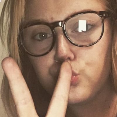 DionePuckering's profile picture. into meeting up and cum/cock tribs