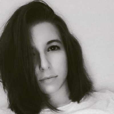 CarlyeRenee's profile picture. 