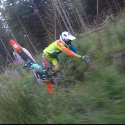 _kenhook's profile picture. I am a 30 year old athlete in motocross, Dh mtb and also ski every spare second . I'm looking for sponsorship or just advise on how shared every day!!