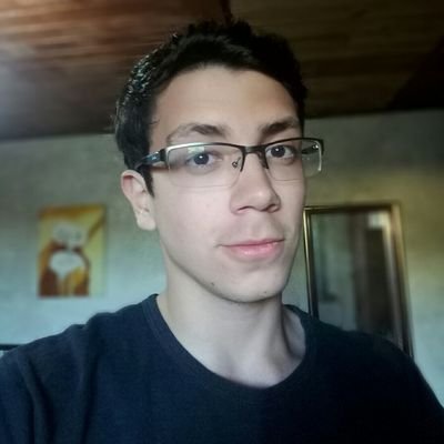 Nerdão, otário, esquisito e abraçador profissional