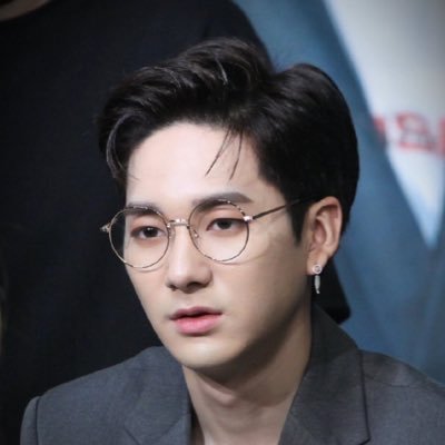 뉴이스트 Aron 곽아론 올수트 포마드에 에스콰이어 화보 찍고 표지모델 하는 그 날 까지