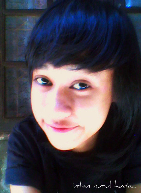 intanstruggle's profile picture. i'm 19. i just graduate from high school and i love my family and my friends very much