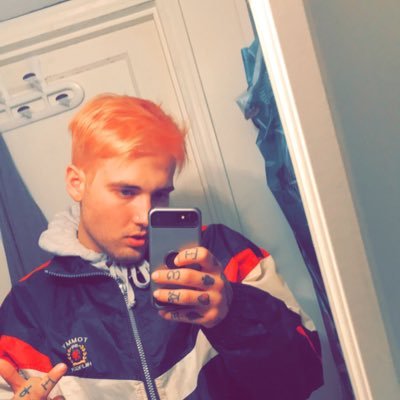 FosterKailan's profile picture. let’s go pens !!! sad boy for life 😈🖤