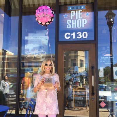 PilatesinPink's profile picture. 