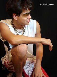H5... E a sigla que vem no tag ! stilo imcomparavelmente insanoo !! familia Raiz mesmo !!