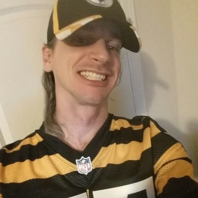 ravnloonee's profile picture. Steelers, Pens, and Pirates. Oh, my!