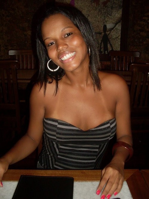 amandadsmoura's profile picture. Sou errada, sou errante. Sempre na estrada, sempre distante... Vou errando enquanto o tempo me deixar!