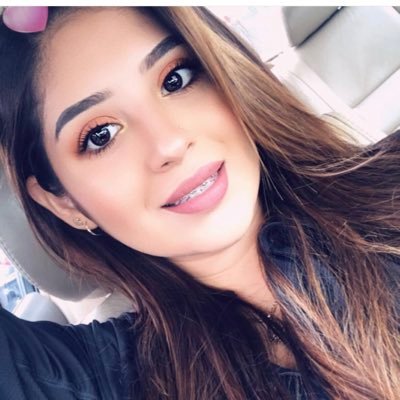 Lizzethh18's profile picture. 