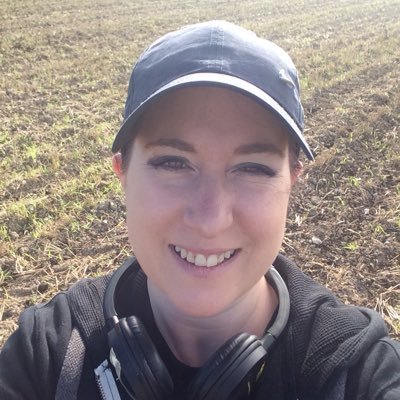 Mum of 2, embroiderer, Beachbody Coach, wedding photographer and avid metal detectorist. loving life!