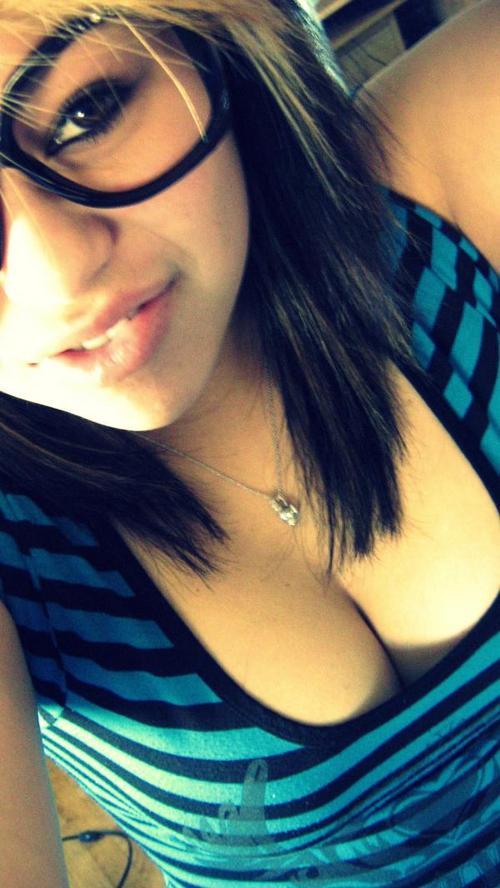 Hey guyssss im Maria. I like to dance and have fun with my friends. Tweet with me all day haha :))