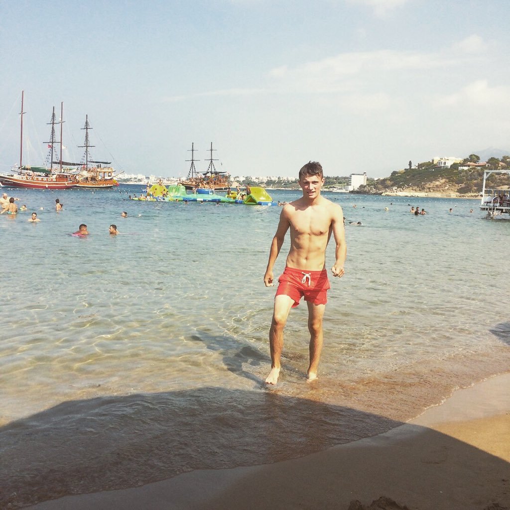 rossyjohnston's profile picture. 