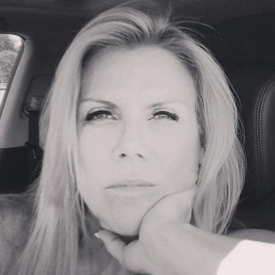 MichelleGilgan's profile picture. Creating positive change every way I can. Blue thru and thru💙🇺🇸  Equality and Equity is a right in the USA ❤️🧡💛💚💙💜🤎🖤
Black Lives Matter 👊🏽👊🏾👊🏿