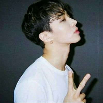 เมื่อก่อนบีสท์เดียวนี้ไฮไลท์
แล้วก็ฮยอนซึง จุนฮยอง
คนนี้คือเมน👉 이기광 | @900_330 |
| Around Us