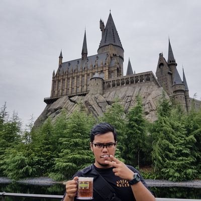 oppeew's profile picture. jangan ngerokok sambil bawa kendaraan plis! abunya terbang kena mata orang woy