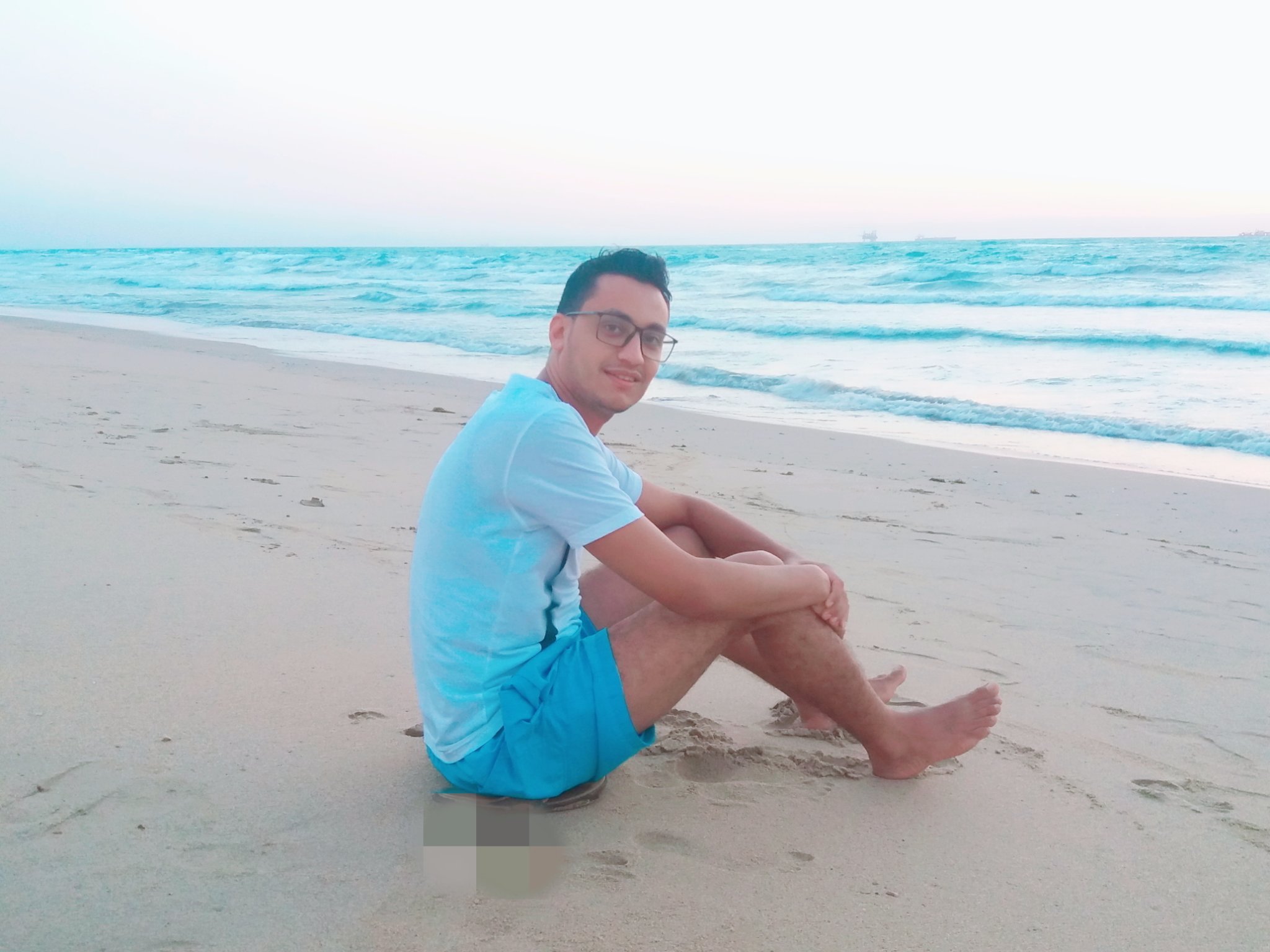 يِّعٌتّقِدِ أّلَنِأَّّس بِأّنِنِى سئ وِ لَګنِي أَّّسوِء بِگثّىر مَمَأّ يِّعٌتقِدِوِنِِ😂مدريدى-أّهِلَأّأّّوِي-أّلَمَوِطّنِ أّلَحقِيِّقِي ّ كوكب كراكب🌍