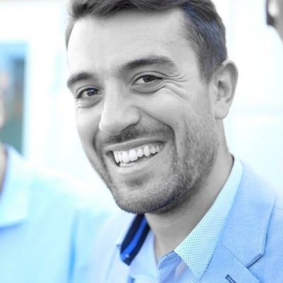 riccardodesilva's profile picture. Digital Designer. Genitore di #Discotram Milano e #FunnyVeg. Appassionato di viaggi, vita e sport.