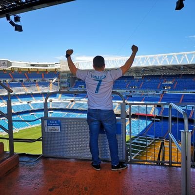 Ingeniero de sistemas
Magíster en ingeniería de software
Madridista