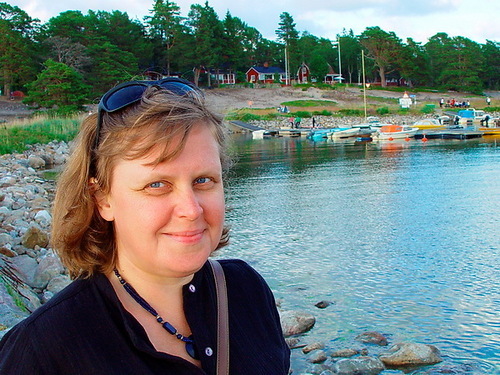 Språkkonsult i svenska, frilansande korrekturläsare och redaktör. Ägnar mig på fritiden åt geocaching. Vänster. Stockholmsvegetarian.