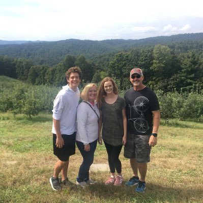 Christian, wife, mother, GiGi, teacher, and reader!