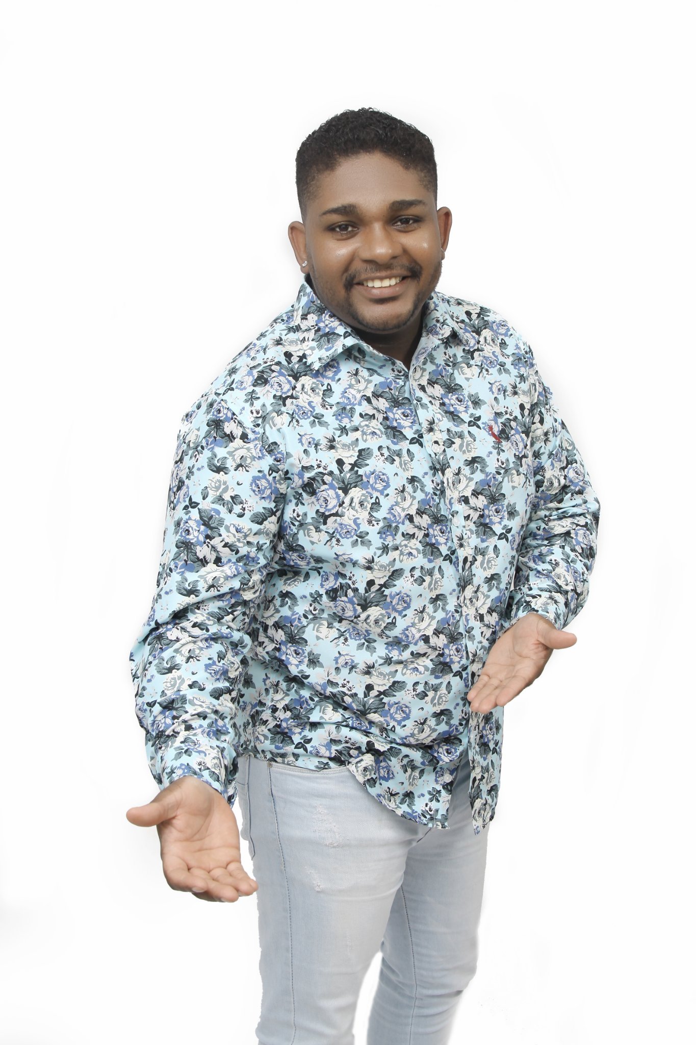 sou JEAN MUSSA musico de brasilia e pai,e também muito feliz por ser assim!!!abraço a todos