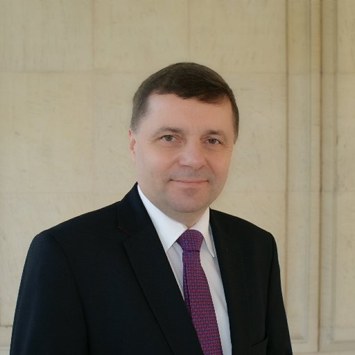 Tomasz Ławniczak – polski polityk, nauczyciel i samorządowiec, w latach 2010–2015 wicestarosta ostrowski, poseł na Sejm VIII kadencji.