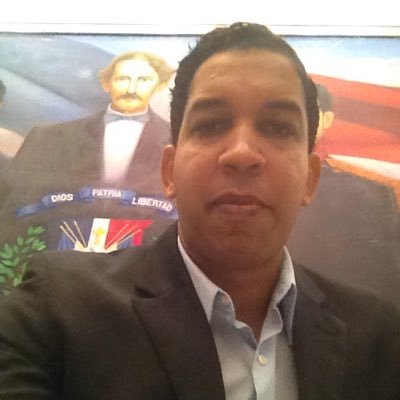 Hijo de la promesa, fruto de salvación, me gusta la política, luchar por el bienestar de República Dominicana; lucho por Sto.Dgo Oeste... Creo en Dios.