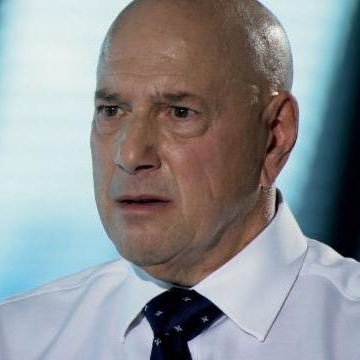 I’m Claude. I work with (not for) Lord Sugar on #TheApprentice, and spend my days following a bunch of morons around London.