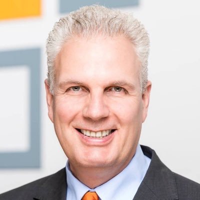In #Hamburg zuhause, für VON BEUST & COLL. unterwegs, auf Twitter privat!