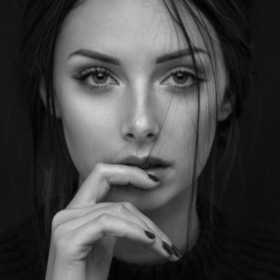 447Looloy's profile picture. 🦋الأنــوثة .. شيء تشعرُه ولآترآه ،