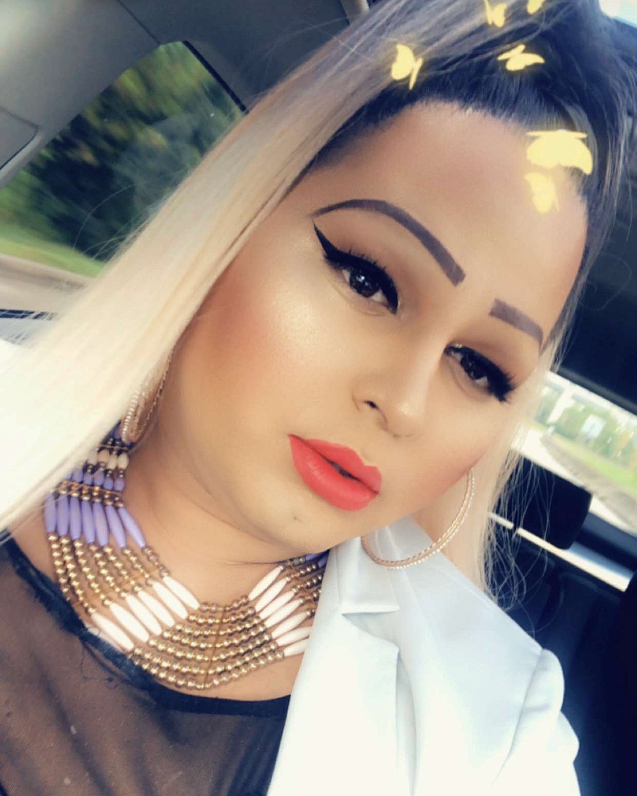 G L A M A Z O N . 
Team Aries ♈️ 
Makeup 💄 Junkie 🙌🏼
NARS makeup artist 👩‍🎨