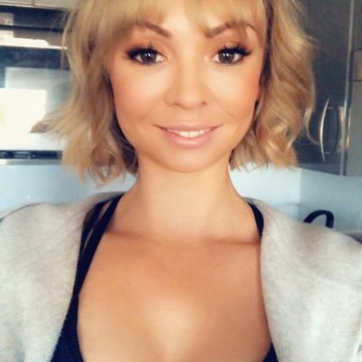 PeirceJohanna's profile picture. Brit abroad, Design lover, dog enthusiast, queen of random thought patterns & Executive Consultant at Talentpool