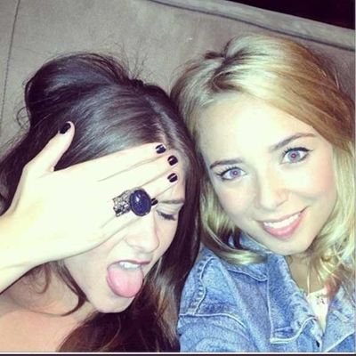 Sophie Webster/
Daughter Catherine Samantha powers webster 👶👶/
Mum sally💓/
Dad keven😎/
Siblings jack and Rosie💓/
Lesbian💓/
Taken sian 😘