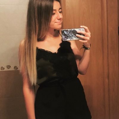 gigiiinia's profile picture. Mamihlapinatapai