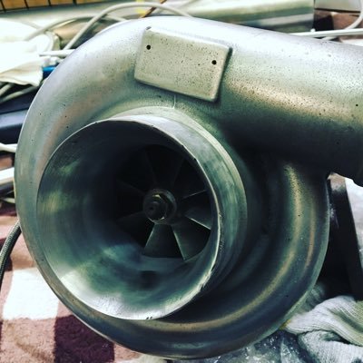 基本車関係、サーキット関係、スポーツカーチューニングカー大好きな方でお願いしております。お時間いただきますが丁寧な作業をモットーにしています♪オートポリスにたまに出没します。激速のチューニングカーが大好きです。車のパーツをネットで購入する方々はDIYで。https://t.co/zKhKk2KSZN