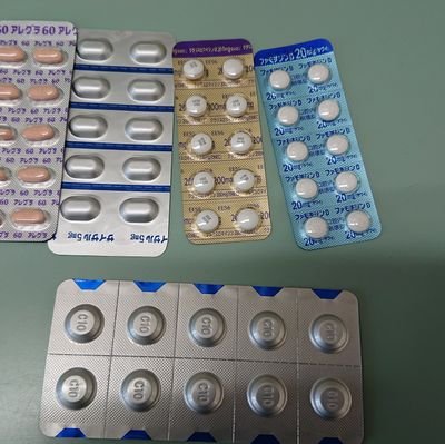 2019年薬局で独立。
広島県、兵庫県に薬局、フットケア計4店経営
薬局独立の支援もしています。詳しくはDMください。