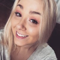 Lindsey Renee - @LilLin93 Twitter Profile Photo