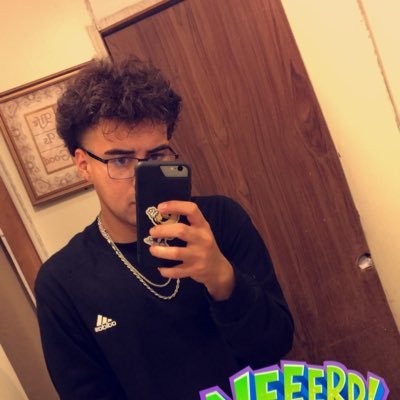 ️| Diamondsupply co.| Metro boomin| savage mode| check out my twitch! links in the bio 🤷🏽‍♂️