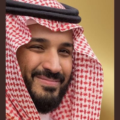 لاتعش عارضاً نفسك للناس منتظرا من سيعجب بك فقيمتك ليست في الاخرين ..قيمتك بداخلك أنت ! الثقة بالذات تحييك ملكاً