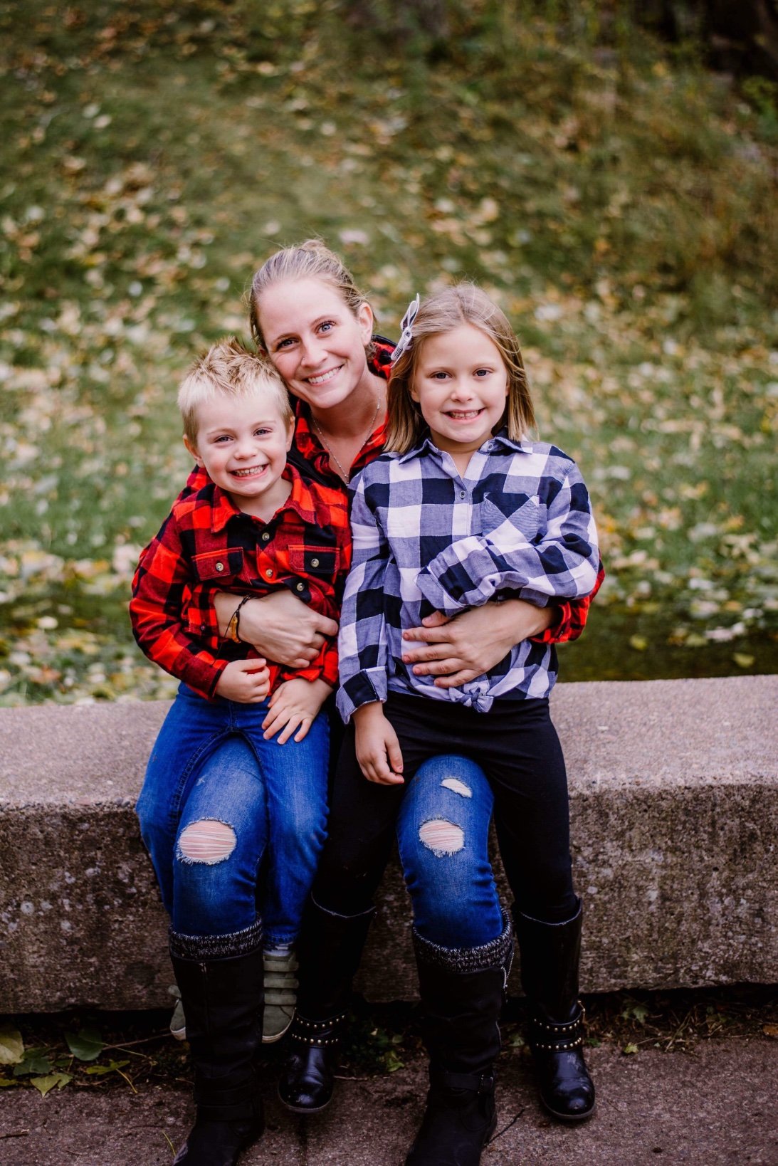 frankiebergman's profile picture. hockey , music , family 3