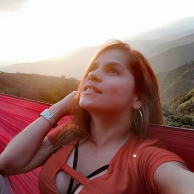 Despreciable y peligroso, eso ha hecho de mí la poesía...