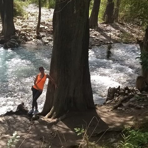 Regiomontana de nacimiento, emprendedora, soñadora, guerrera.. amo la vida, amiguera por naturaleza.