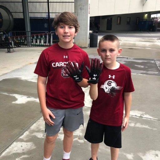 earmstrong8's profile picture. 