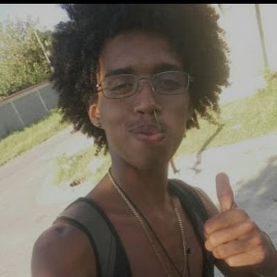 professorda40's profile picture. ♥️25/04/99
  ✝️03/07/18