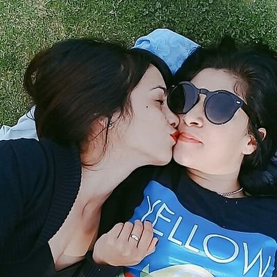 Bruja de alma sencilla el universo conspira a mi favor (tecladista) Me gusta el rock el maldito rock... No tengo religión