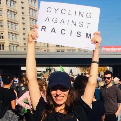 Freiberuflich, Design, Text, Digital. Neukölln. Verkehrswende, Klimaschutz, soziale Gerechtigkeit. ℹ she/her ➡️ auf mstdn: @lesotre@det.social